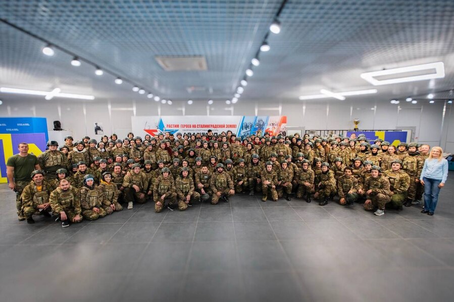 В оборонно-спортивном лагере «Авангард» Волгоградской области прошла военно-тактическая игра «Сталинградская закалка»