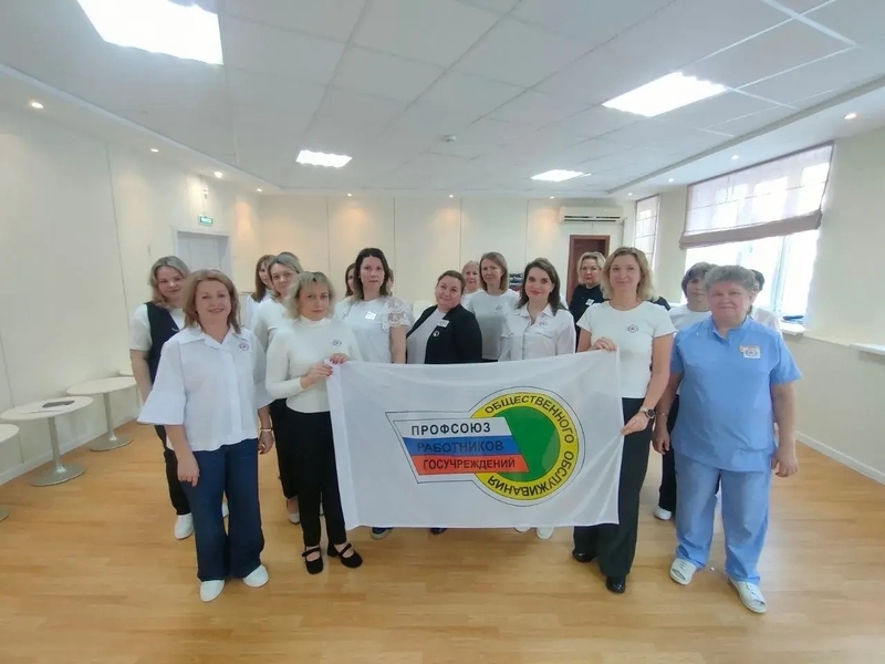 Профсоюзный комитет организовал производственную гимнастику с олимпийской чемпионкой