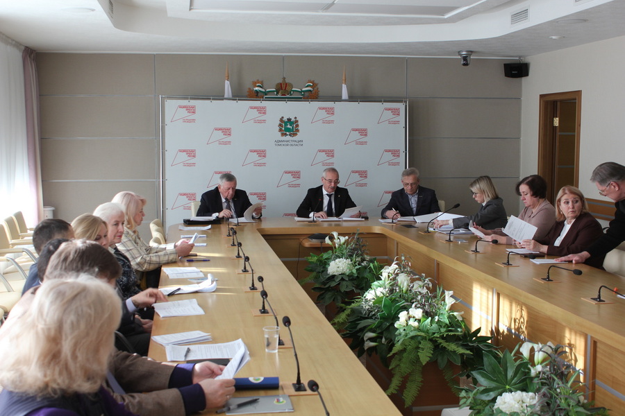 Заседание трехсторонней комиссии по регулированию социально-трудовых отношений прошло в Томске
