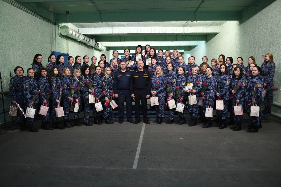 Сотрудницы ГУФСИН Пермского края показали мастерство в стрельбе из пистолета