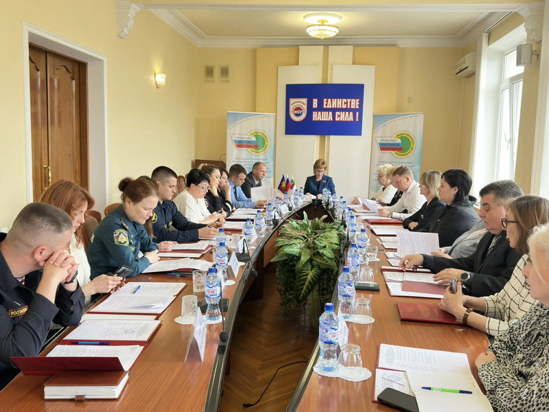 На президиуме Краснодарской организации Профсоюза подвели итоги сотрудничества с силовыми ведомствами региона