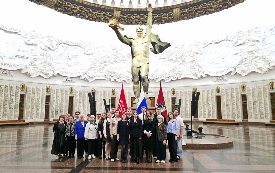 Единство поколений: церемония возложения цветов в Москве