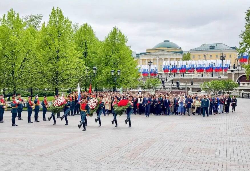 Профсоюзы столицы почтили память героев